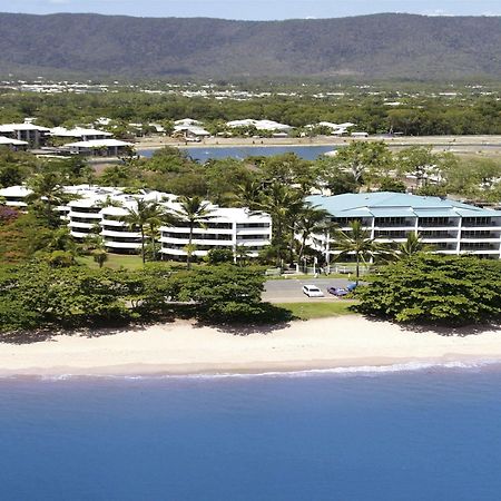 Roydon Beachfront Apartments Trinity Beach Exterior photo